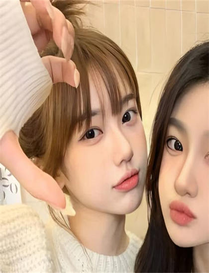 表演艺术解析：月娘的群像表演的整体效果与个体特色 感受表演的情感力量